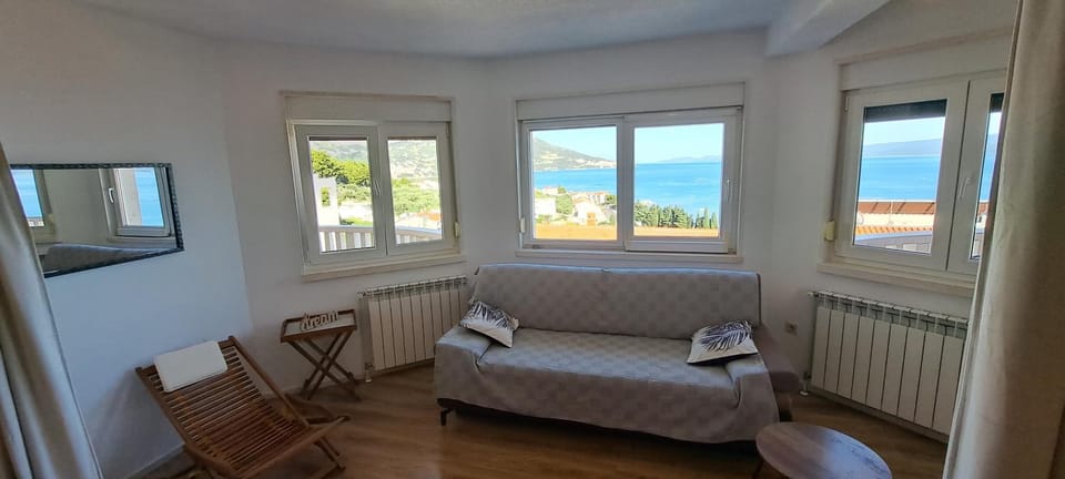 Living room, Sea view
