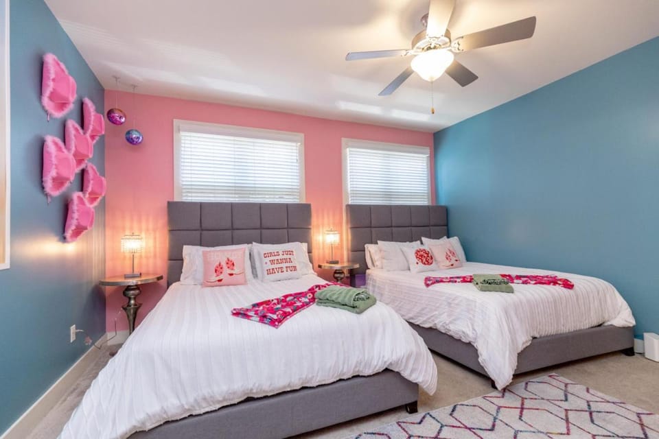Spacious 3-Story West End Condo | Free Garage Parking for 2 | Walk to Vanderbilt & Music Row Apartment in Nashville