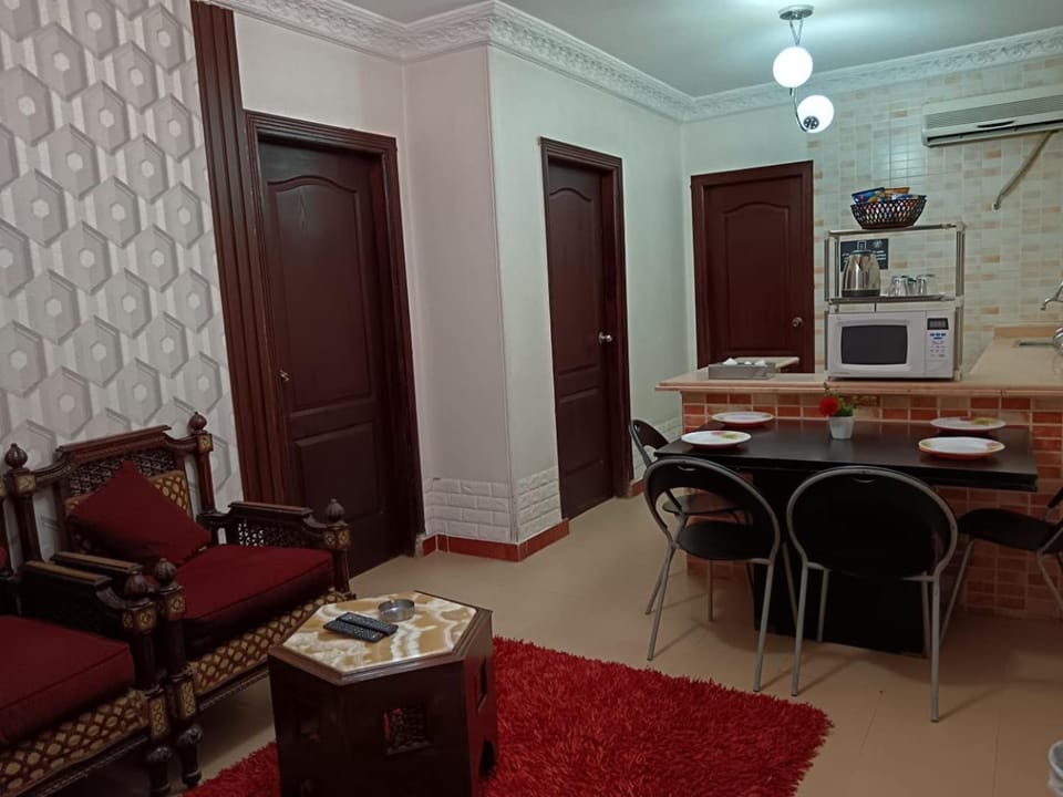 TV and multimedia, Kitchen or kitchenette, Living room, Seating area, Dining area, minibar