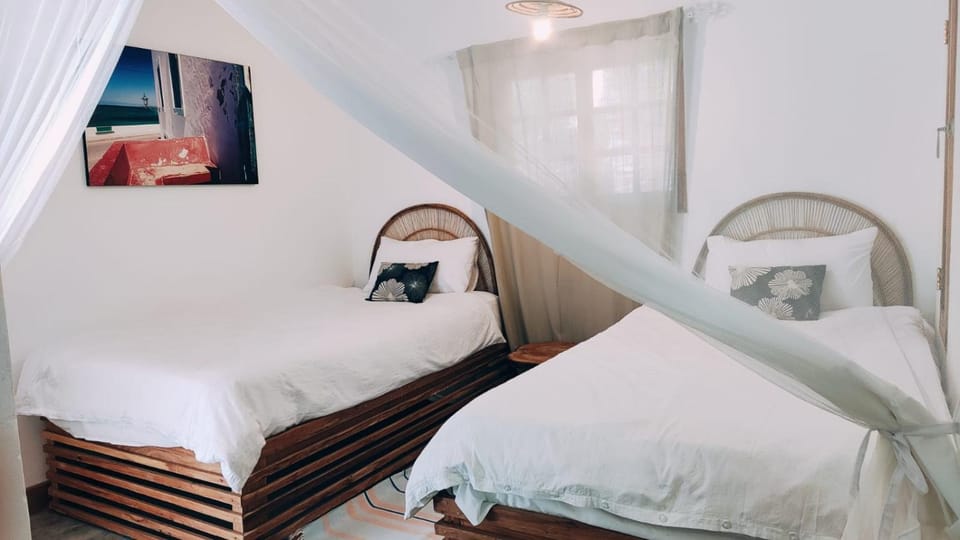 Bedroom, air conditioner