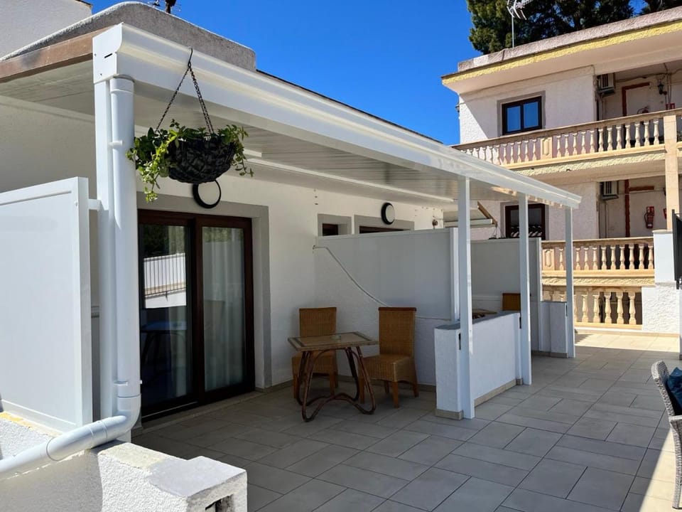 Balcony/Terrace, Balcony/Terrace