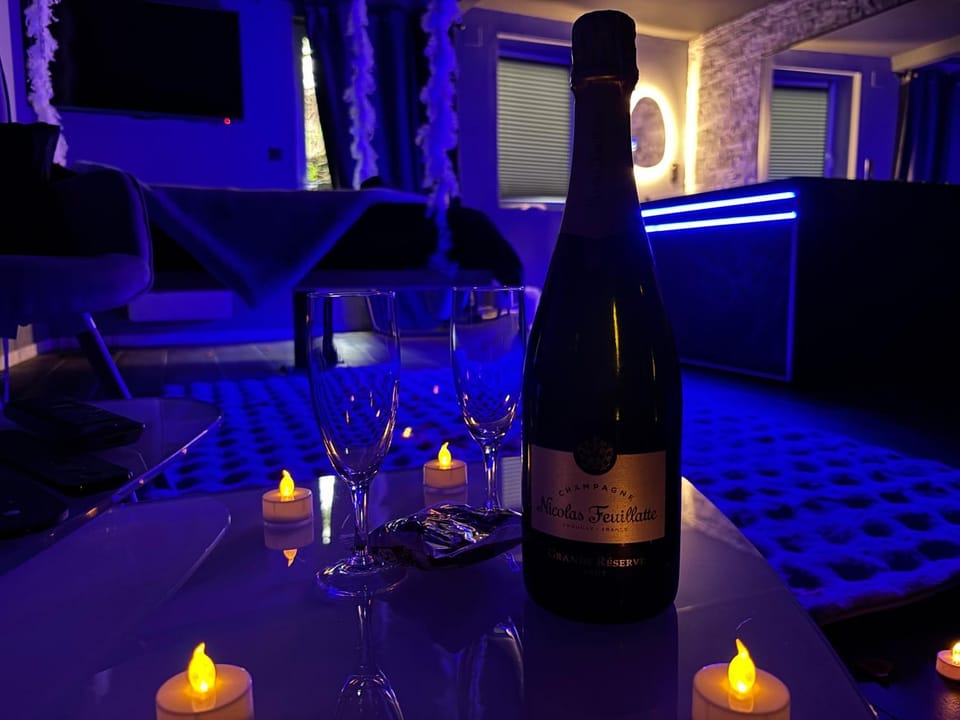 Suite Spa Privatif & Jacuzzi XXL route des vins à Chatenois Apartment in Grand Est