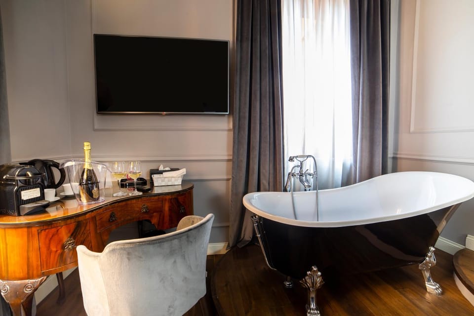 Bedroom, Bath
