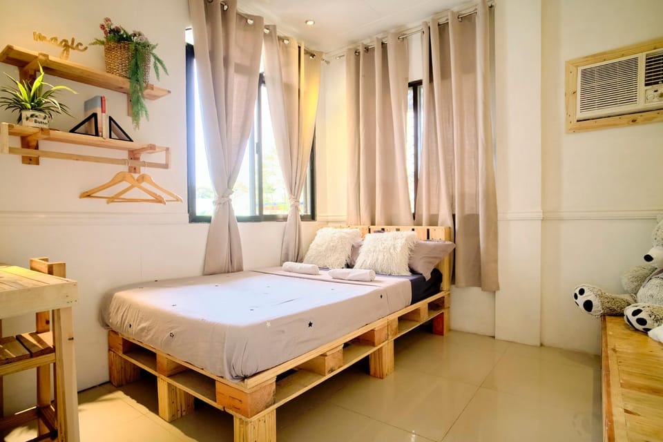 Bed, Photo of the whole room, Bedroom, air conditioner