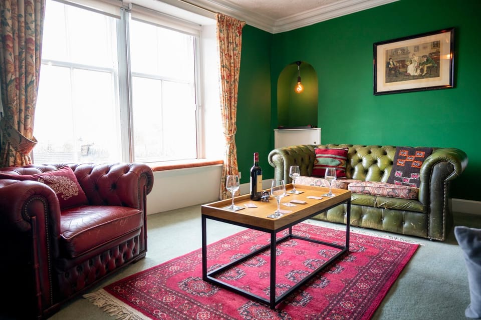 Lounge or bar, Seating area