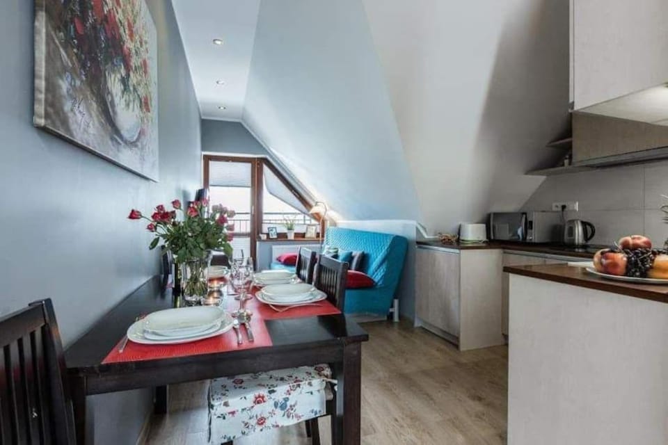 Coffee/tea facilities, Kitchen or kitchenette, Living room, Seating area, Dining area, Food, minibar, pet friendly, stove