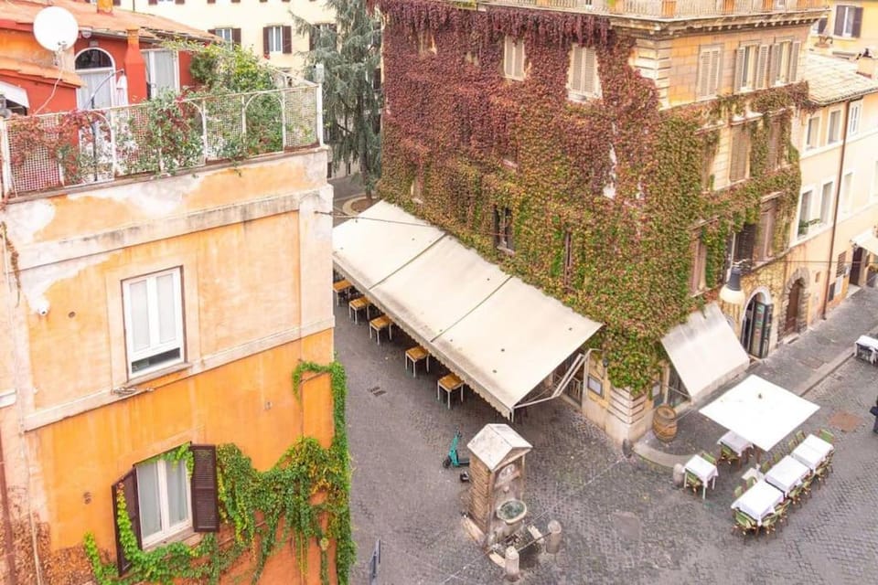Art Atelier Terrazza Borgo Apartment in Rome