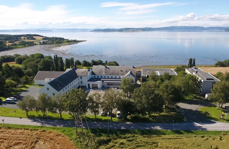 Property building, Bird's eye view, View (from property/room), Lake view, Sea view