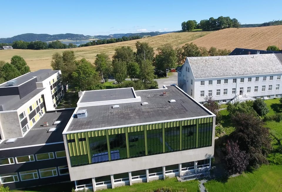 Property building, Natural landscape, Bird's eye view, View (from property/room)