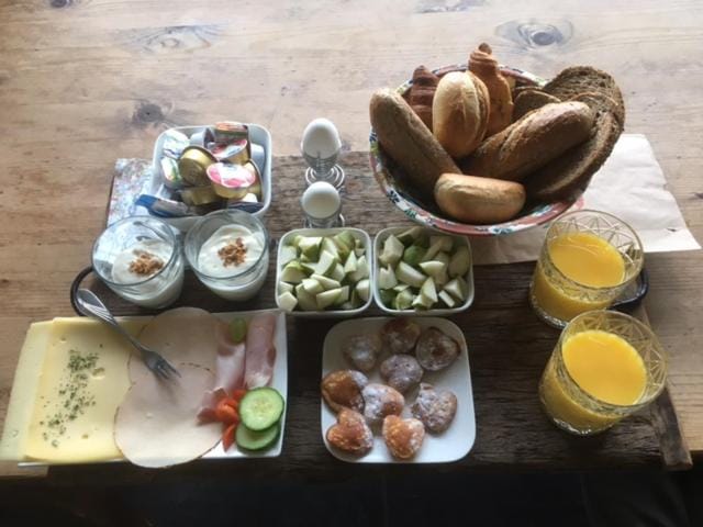 Breakfast, Continental breakfast