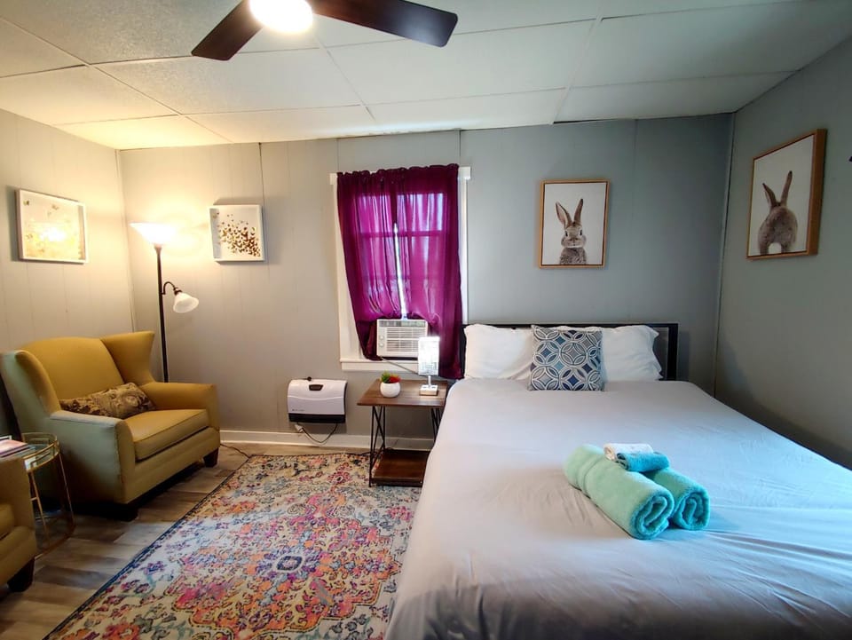 Perfect Combo of Charm & Comfort- 2Bedroom Home House in Noblesville