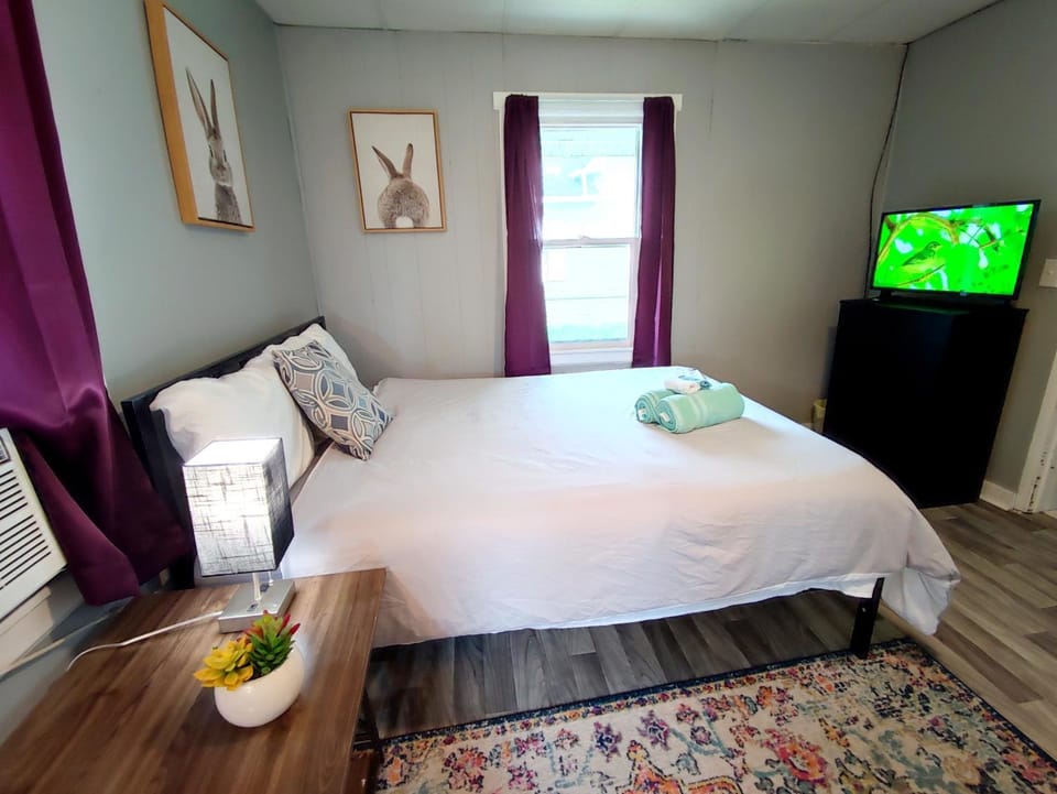 Perfect Combo of Charm & Comfort- 2Bedroom Home House in Noblesville