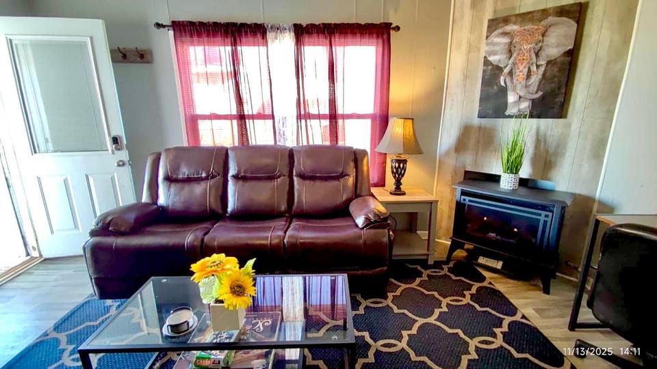 Perfect Combo of Charm & Comfort- 2Bedroom Home House in Noblesville