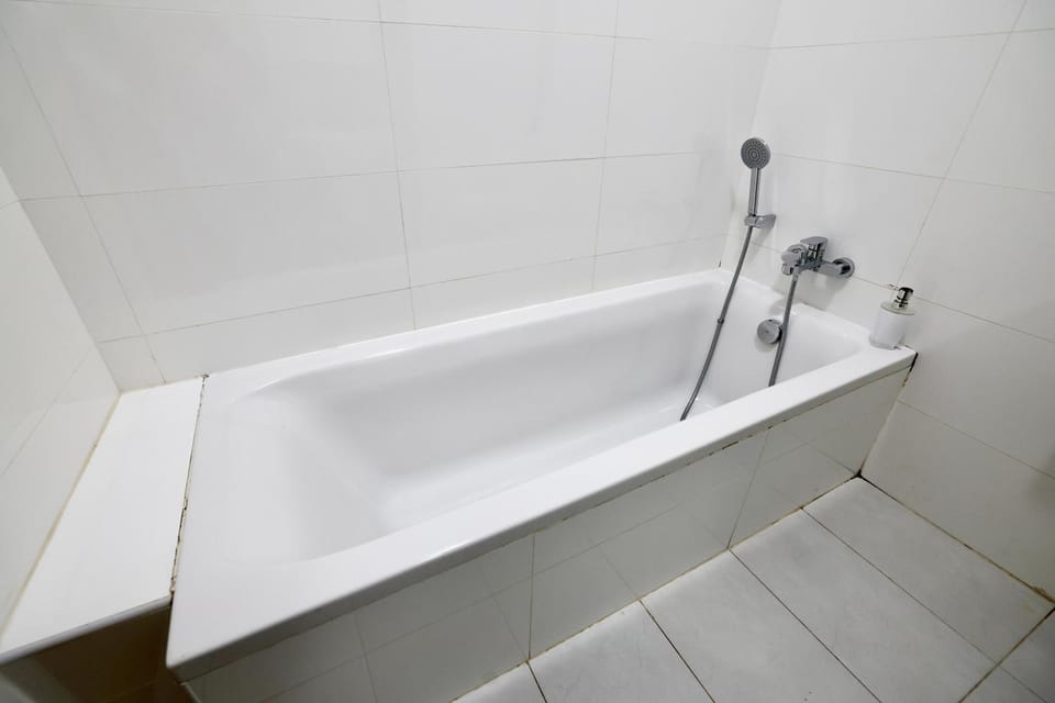 Bathroom, Bath
