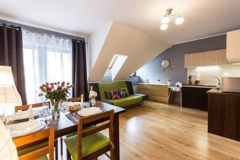 Kitchen or kitchenette, Living room, Seating area, Dining area, pet friendly, stove