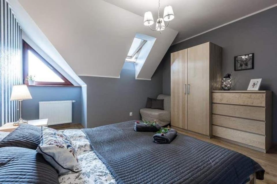 Bed, Photo of the whole room, Bedroom, hair dresser, towels, wardrobe