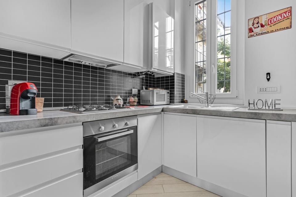 Kitchen or kitchenette, pet friendly, stove