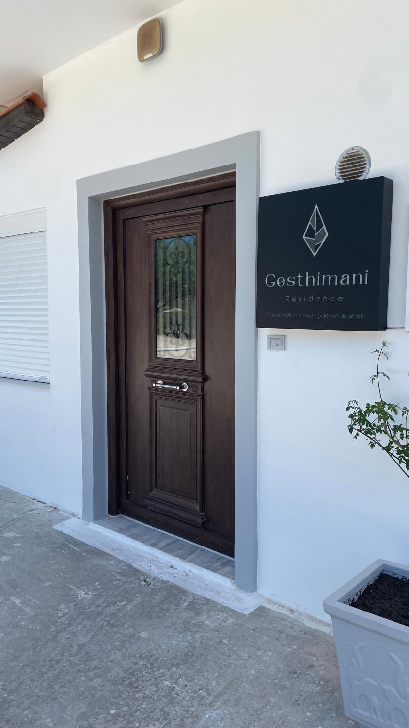 Facade/entrance, Property logo or sign, Text overlay