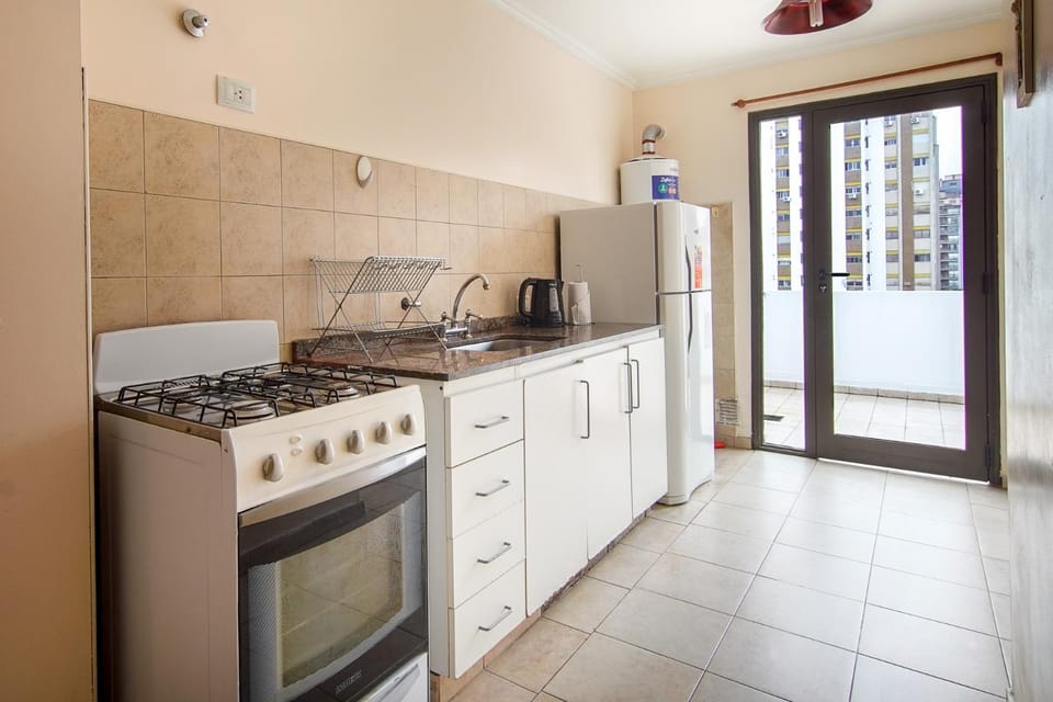 Balcony/Terrace, Kitchen or kitchenette, minibar, oven, stove