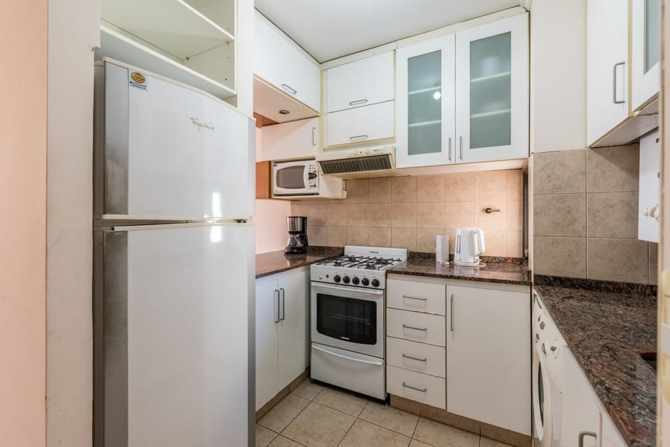 Kitchen or kitchenette, minibar, pet friendly, stove, toaster