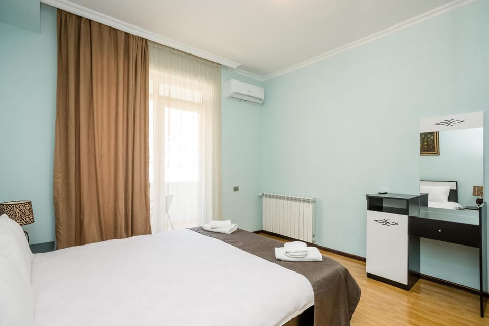 Rustaveli Three Bedroom Apartment with Amazing views Apartment in Tbilisi, Georgia