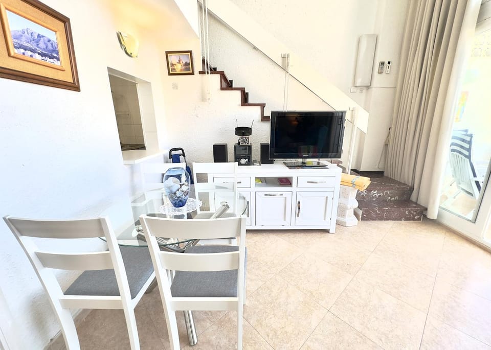 TV and multimedia, Living room, Dining area