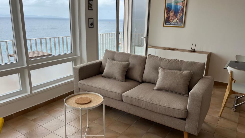 Le Face à La Mer Apartment in Ajaccio