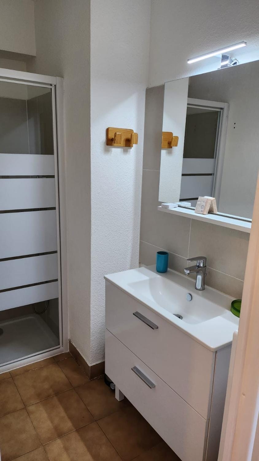 T1 bis centre à 50 m de la plage avec parking privé Apartment in Sainte-Maxime