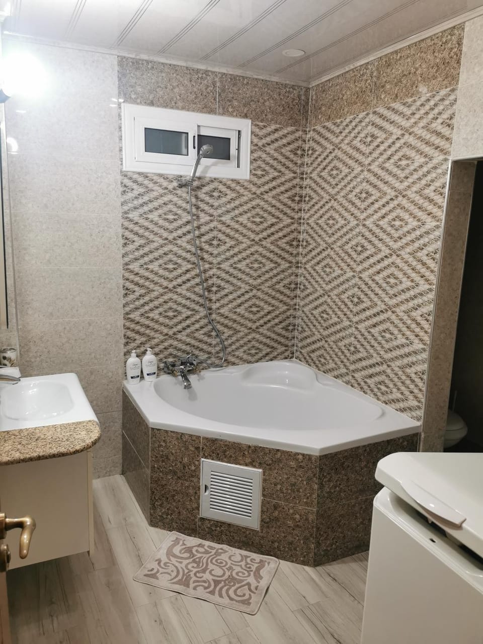 Bathroom, Bath