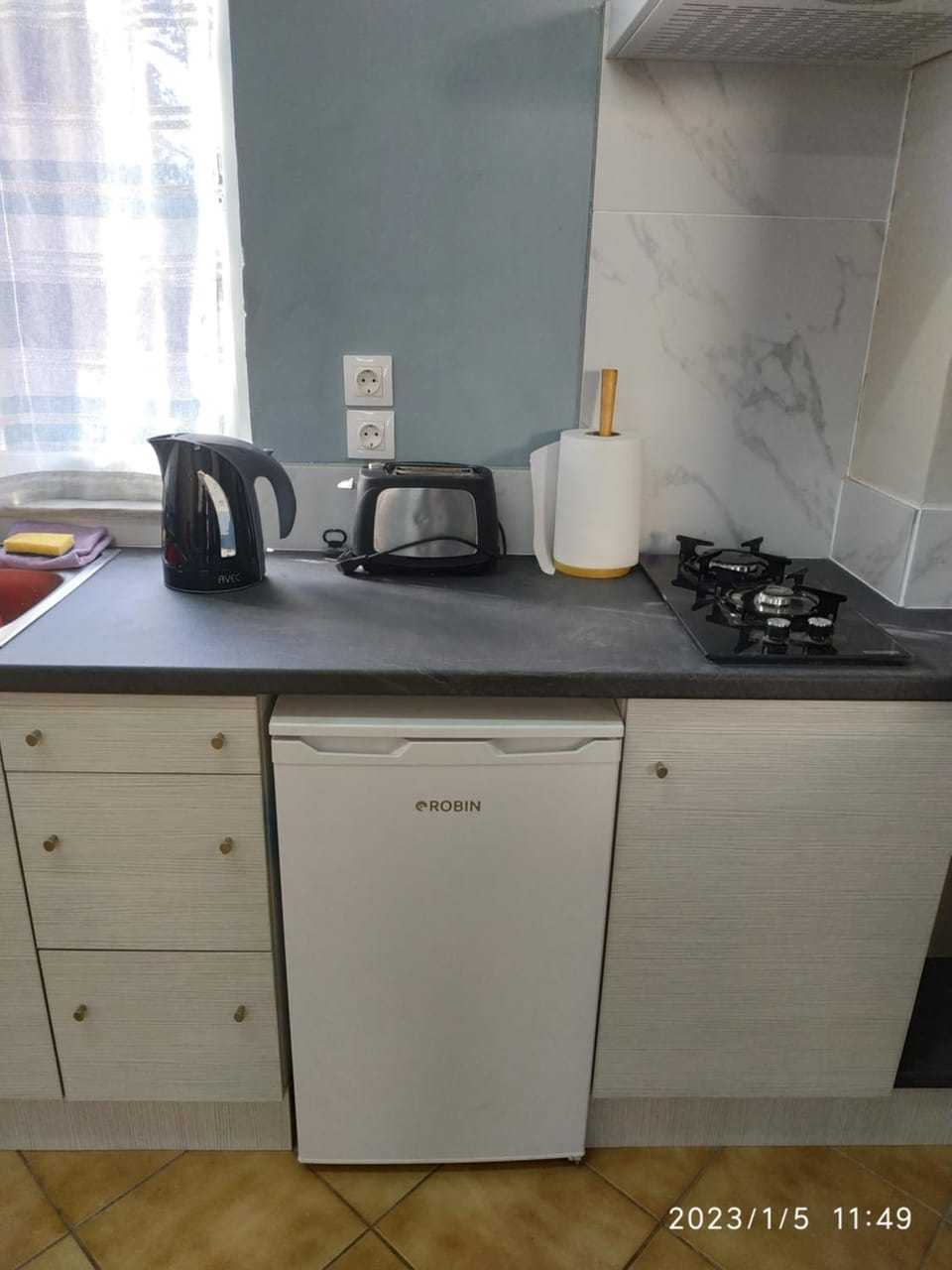 Kitchen or kitchenette