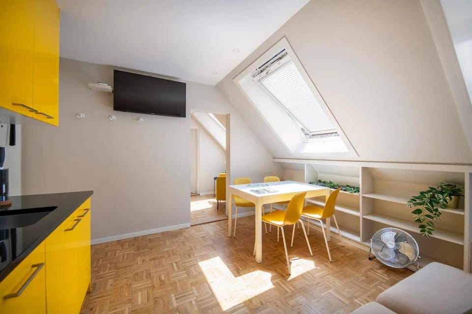 TV and multimedia, Kitchen or kitchenette, Living room, Seating area, Dining area, minibar