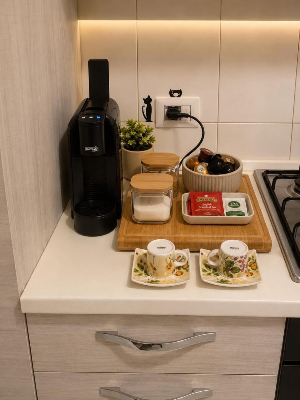 Coffee/tea facilities, Kitchen or kitchenette