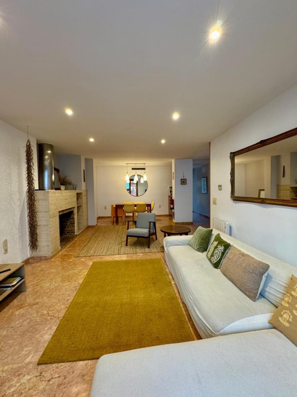 Living room, Lounge or bar