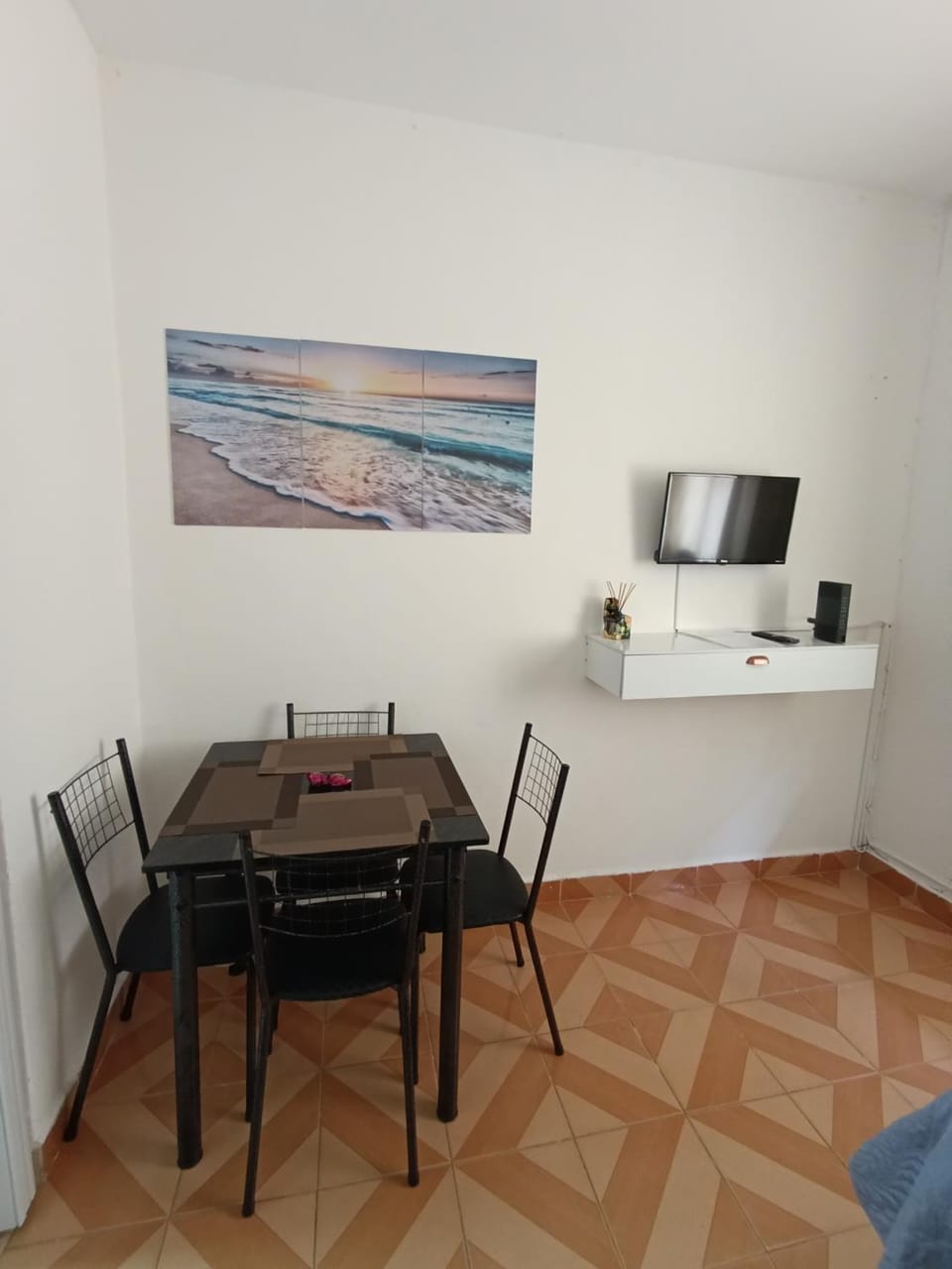 TV and multimedia, Dining area