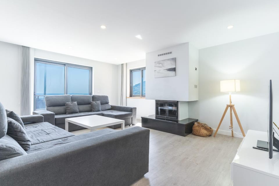 Communal lounge/ TV room, Living room