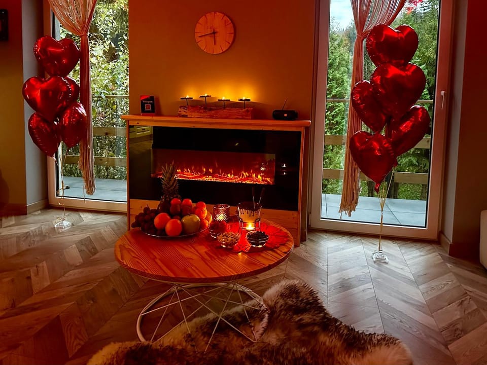 Living room, Decorative detail, fireplace