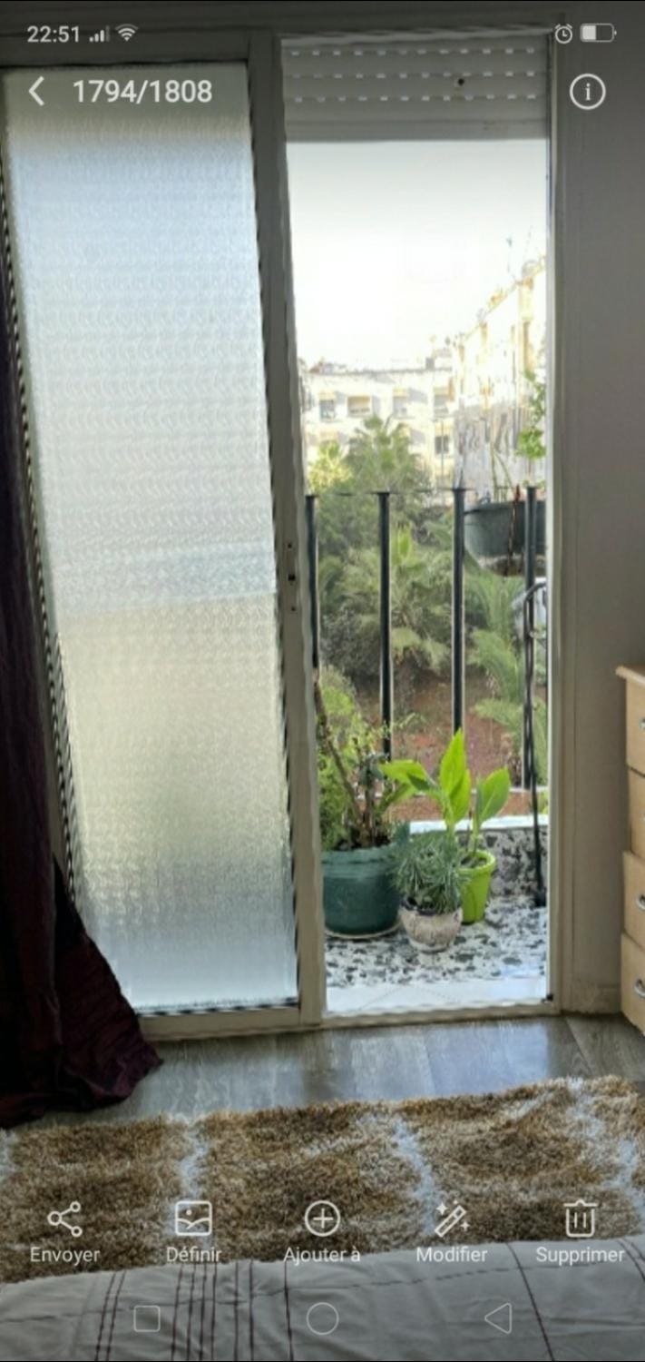Appartement à peu près 10 mn de la plage et une demie heur verre le stade dhonneur Apartment in Casablanca