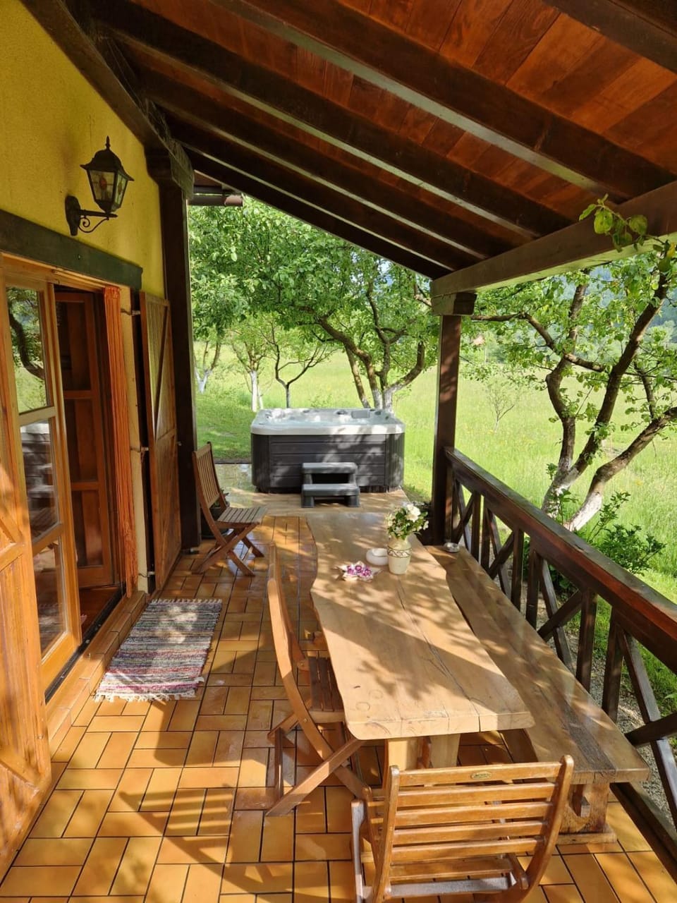 Patio, Hot Tub, Seating area, Dining area