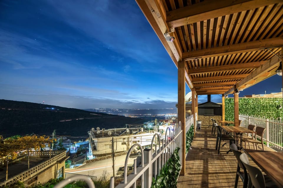 Natural landscape, BBQ facilities, View (from property/room), Balcony/Terrace, Dining area, Mountain view, River view