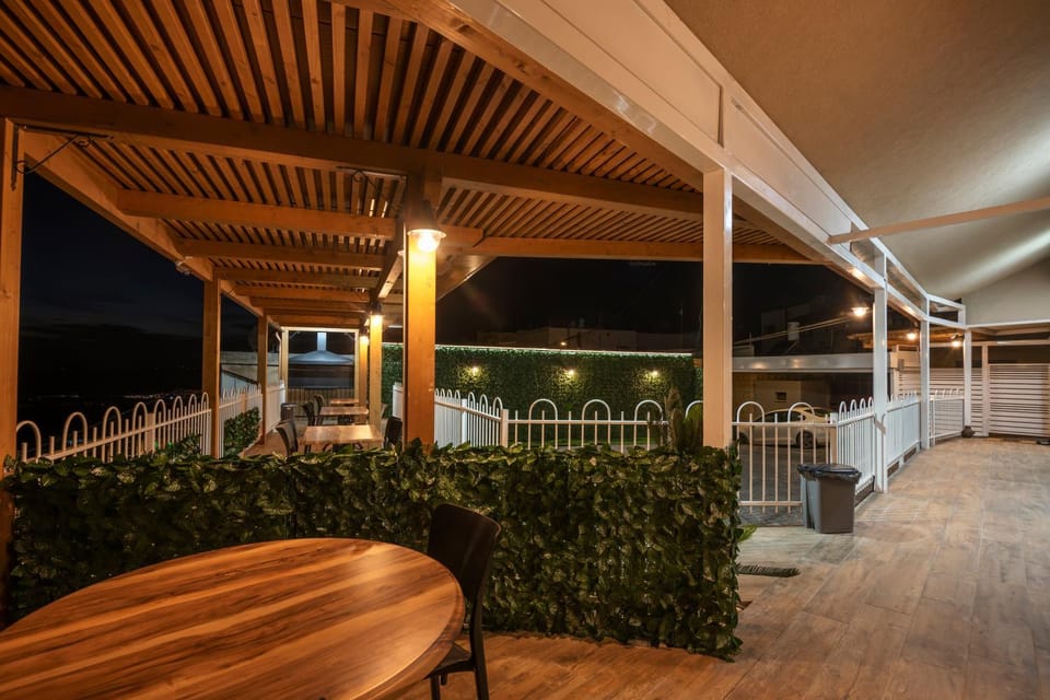 Night, Balcony/Terrace