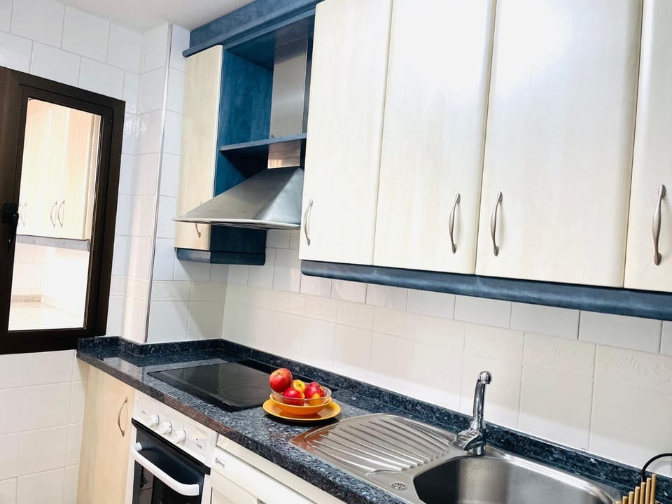 Kitchen or kitchenette, pet friendly, stove