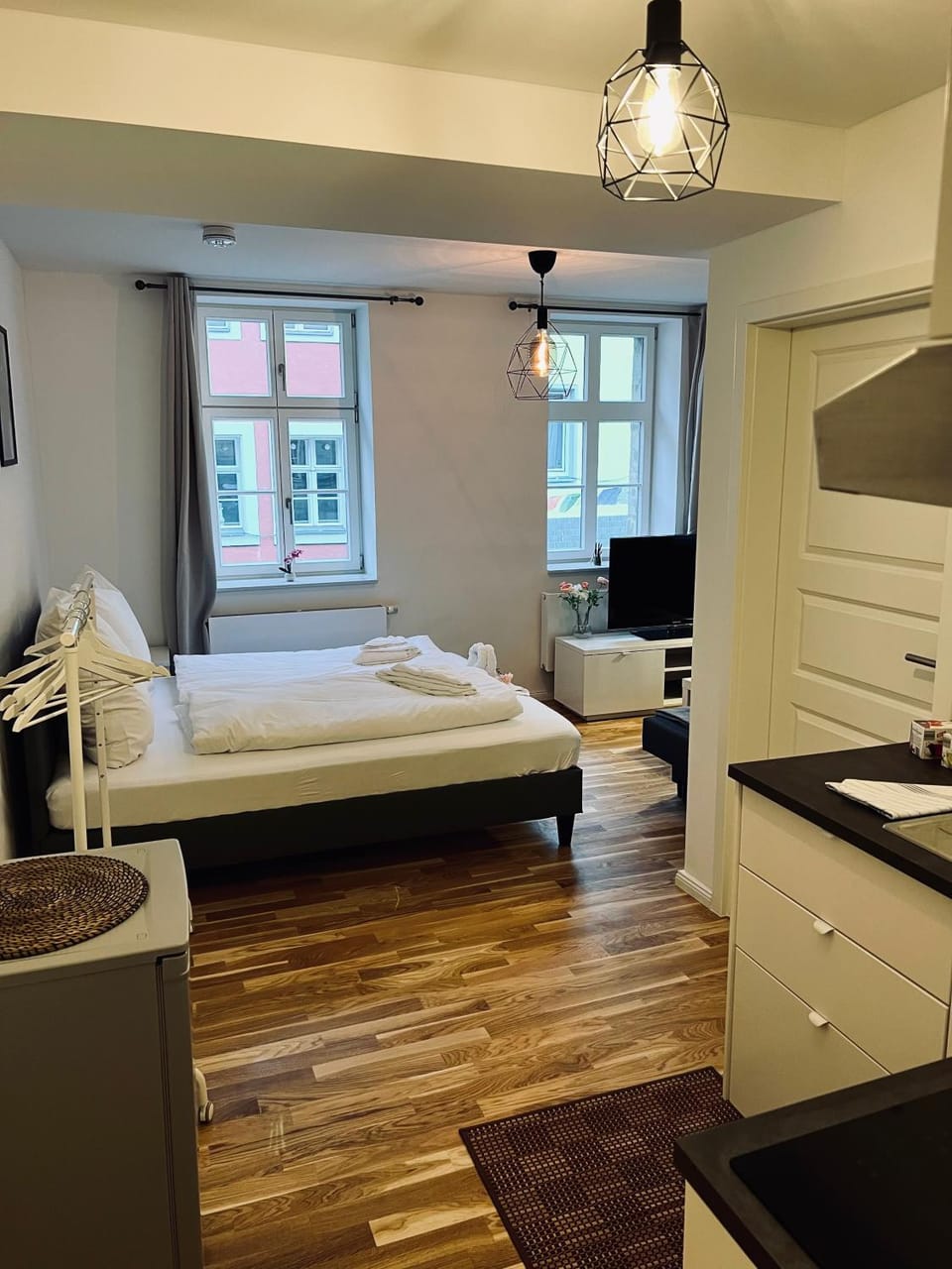Bed, Kitchen or kitchenette, Photo of the whole room, Bedroom, towels