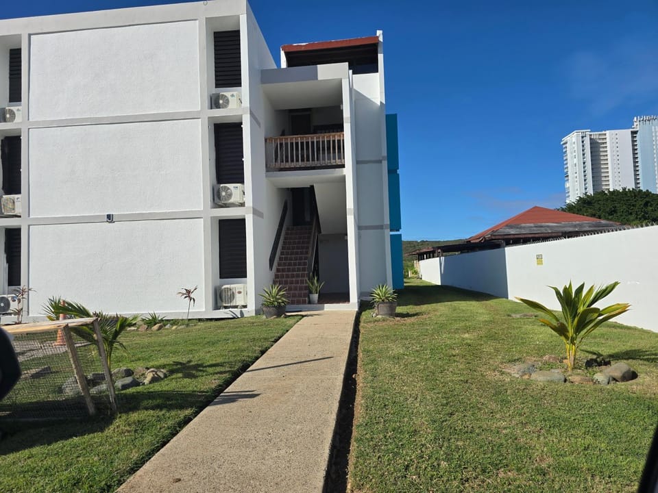 Property building, Facade/entrance, Lobby or reception