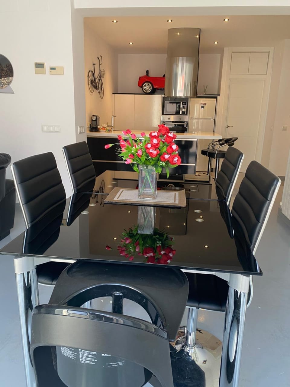 Seating area, Dining area