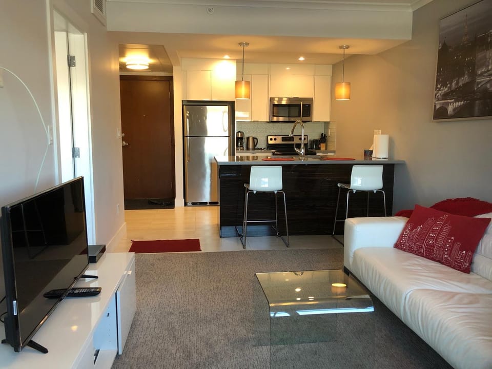 TV and multimedia, Kitchen or kitchenette, Living room