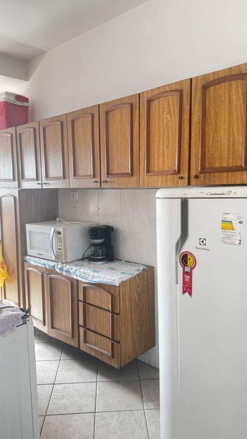 Kitchen or kitchenette, minibar