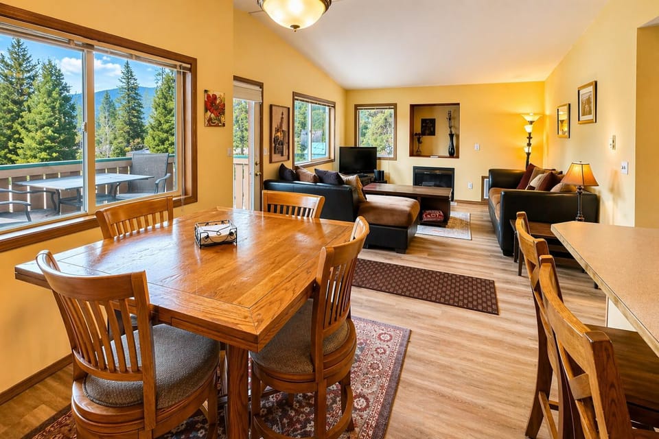 Suite Serenity Condo by NW Comfy Cabins Cabin in Leavenworth