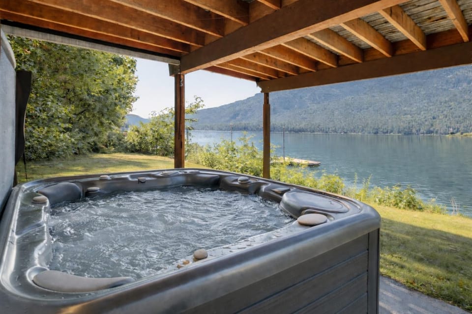 All About the Lake by NW Comfy Cabins Cabin in Lake Wenatchee