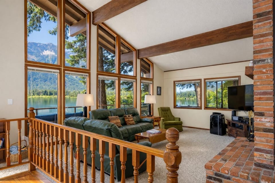 All About the Lake by NW Comfy Cabins Cabin in Lake Wenatchee