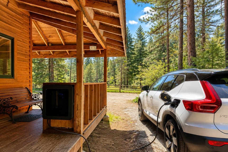 Pine Acres by NW Comfy Cabins Cabin in Washington